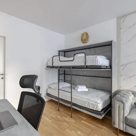 Ea- Design Naehe Hauptplatz